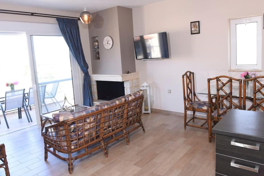 Katerina Luxury Suites Elia  エクステリア 写真