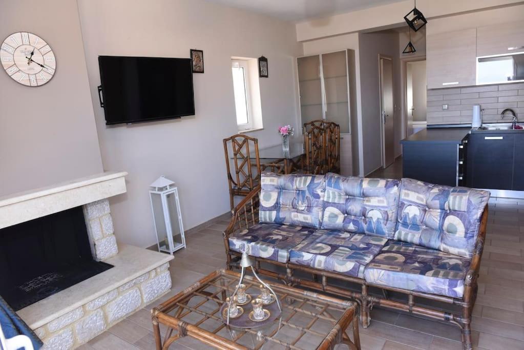 Katerina Luxury Suites Elia  エクステリア 写真